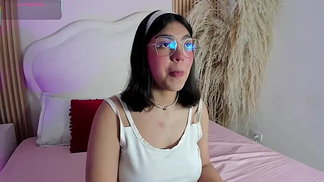 rebeca taylor online show from 03/03/26, 03:23