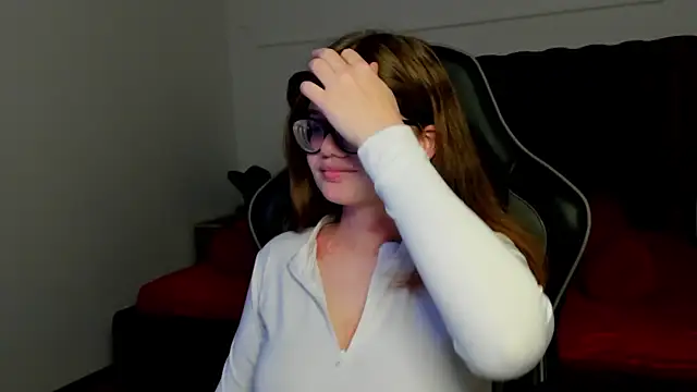 ChloeHalses online show from 04/12/26, 05:07