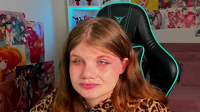 ChloeHalses online show from 05/20/26, 05:08