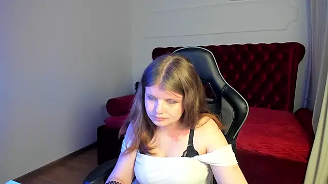 ChloeHalses online show from 05/31/26, 06:09