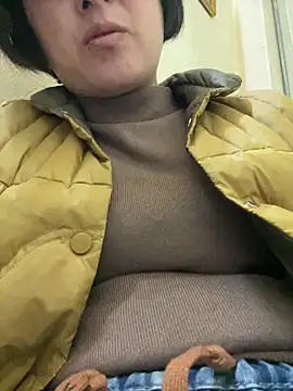 Snapshot of Anna-222 chatting on 02/09/26, 02:43 Anna-222 online show from 02/09/26, 02:43