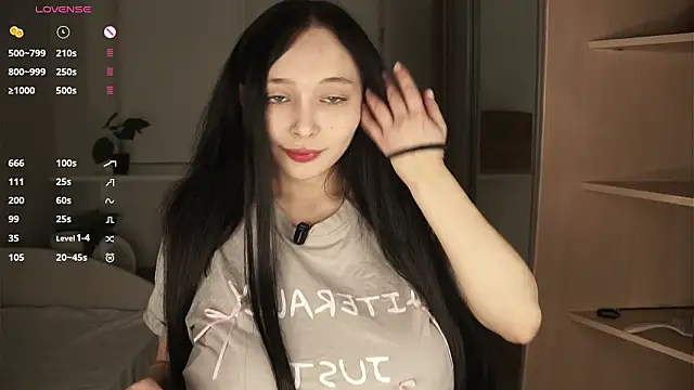 HannaHayles online show from 03/04/26, 06:47