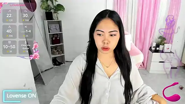 Ursweetyshaine online show from 05/07/26, 12:27