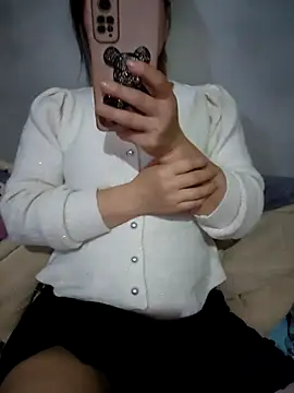 Snapshot of aki_zz69 chatting on 02/20/26, 10:16 aki zz69 online show from 02/20/26, 10:16