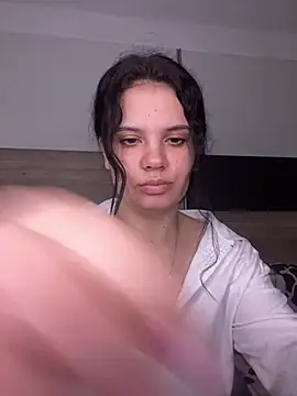 Karolina Velvet online show from 02/11/26, 10:59