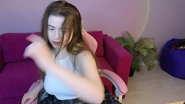 LovingWhisperr online show from 02/07/26, 01:20