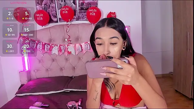 Snapshot of liittle__baby chatting on 02/19/26, 11:50 liittle baby online show from 02/19/26, 11:50