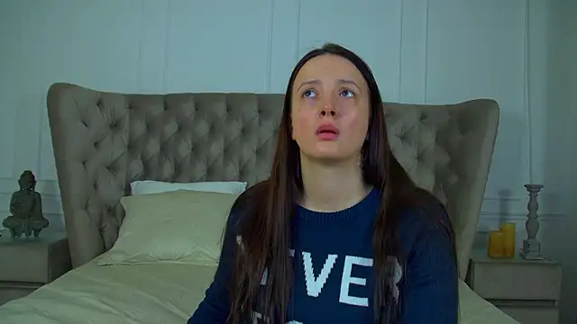 ElinaBellucci online show from 03/11/26, 04:18