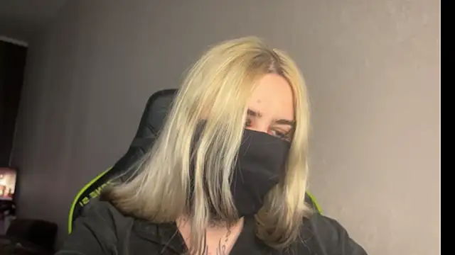 Snapshot of UnaXyling chatting on 02/05/26, 09:14 UnaXyling online show from 02/05/26, 09:14