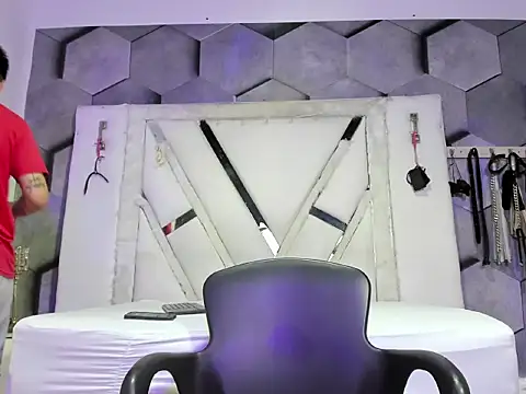 GoldenBoyM online show from 05/07/26, 03:23