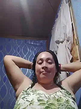 Snapshot of May_Bombs chatting on 06/15/26, 08:05 May Bombs online show from 06/15/26, 08:05