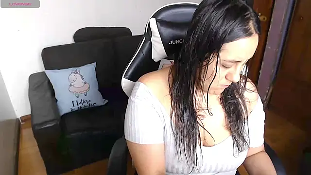 MeliisaRobers online show from 04/18/26, 03:49