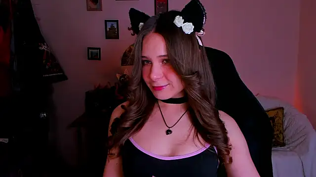 Snapshot of LanaLovely chatting on 05/27/26, 06:32 LanaLovely online show from 05/27/26, 06:32