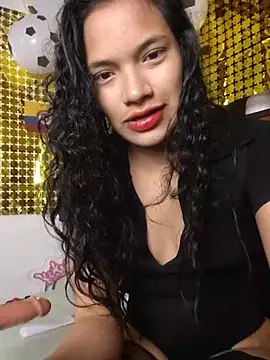 Snapshot of Julieta_Parker chatting on 06/14/26, 01:25 Julieta Parker online show from 06/14/26, 01:25