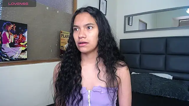 Snapshot of Julieta_Parker chatting on 07/16/26, 07:53 Julieta Parker online show from 07/16/26, 07:53
