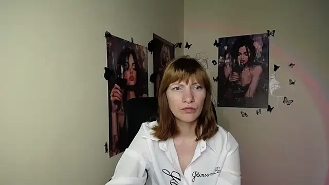 Snapshot of Rosalinda_ro chatting on 06/15/26, 05:31 Rosalinda ro online show from 06/15/26, 05:31