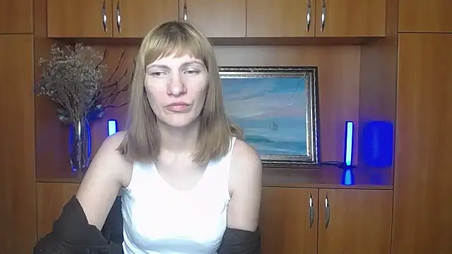 Snapshot of Rosalinda_ro chatting on 07/04/26, 06:47 Rosalinda ro online show from 07/04/26, 06:47