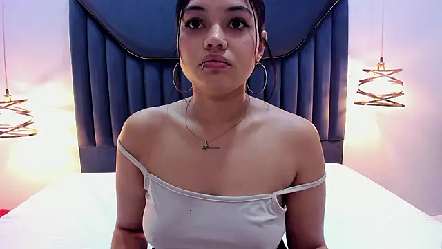 Snapshot of EmilyKartters chatting on 03/03/26, 12:00 EmilyKartters online show from 03/03/26, 12:00