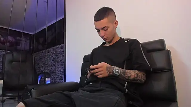 Dereck Boy  online show from 03/25/26, 04:18