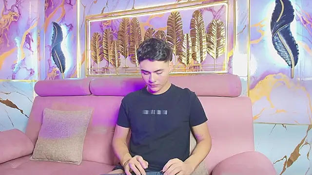 Snapshot of FemNoa chatting on 02/20/26, 07:25 FemNoa online show from 02/20/26, 07:25