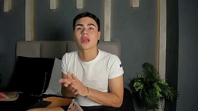 Snapshot of FemNoa chatting on 03/03/26, 01:17 FemNoa online show from 03/03/26, 01:17