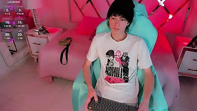 Snapshot of thanier_18 chatting on 02/18/26, 07:32 thanier 18 online show from 02/18/26, 07:32