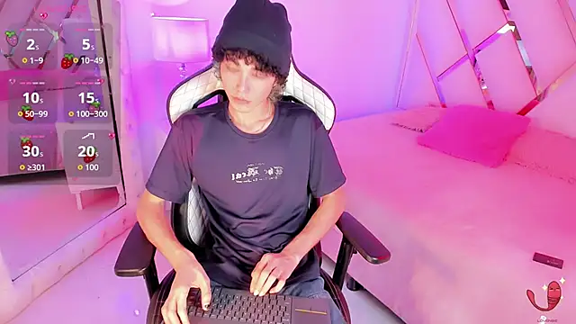 Snapshot of thanier_18 chatting on 02/20/26, 07:14 thanier 18 online show from 02/20/26, 07:14