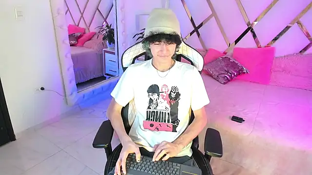 Snapshot of thanier_18 chatting on 02/25/26, 07:12 thanier 18 online show from 02/25/26, 07:12