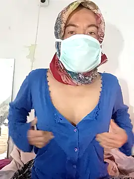 Snapshot of turbanlim07 chatting on 02/15/26, 10:50 turbanlim07 online show from 02/15/26, 10:50