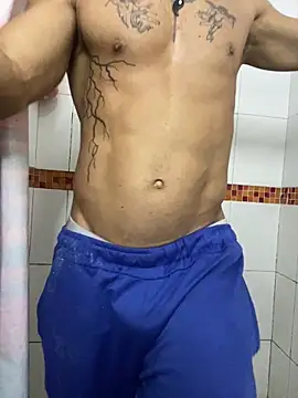 Snapshot of MaxyRyan chatting on 02/25/26, 05:28 MaxyRyan online show from 02/25/26, 05:28