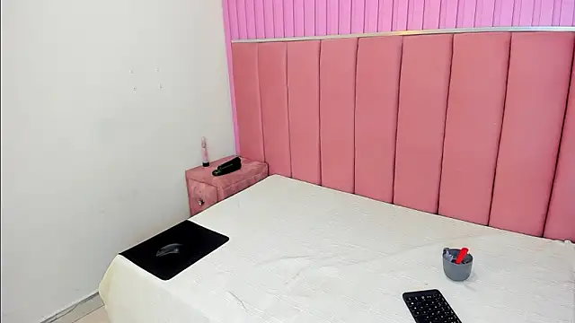 LunaSmithly online show from 04/04/26, 06:38