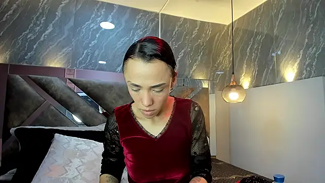 CharlotteKravizz online show from 02/15/26, 06:59