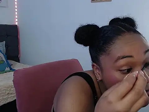 latin riahnna jp online show from 04/12/26, 03:00