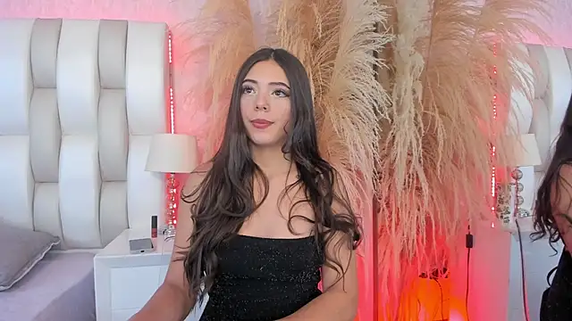 Snapshot of Sophi_rae chatting on 07/18/26, 07:28 Sophi rae online show from 07/18/26, 07:28