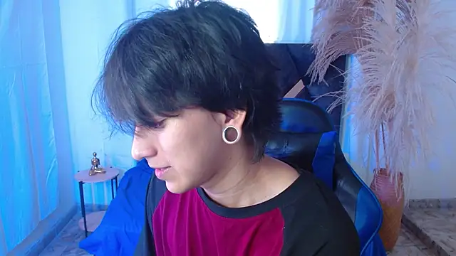 nikoo 18 online show from 03/25/26, 02:12