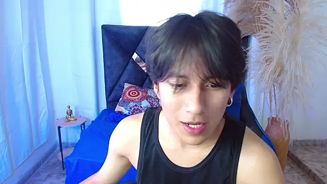 nikoo 18 online show from 04/13/26, 02:33