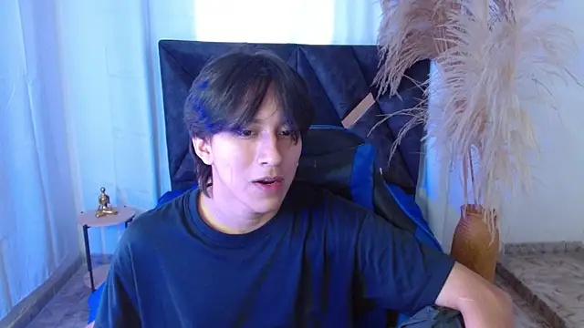 nikoo 18 online show from 04/14/26, 02:34