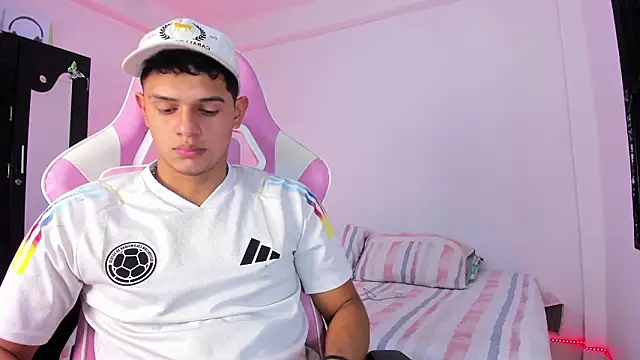 Snapshot of Adrian_Prime_ chatting on 02/17/26, 06:25 Adrian Prime online show from 02/17/26, 06:25