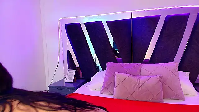 Snapshot of sophia_love__ chatting on 02/25/26, 01:54 sophia love online show from 02/25/26, 01:54