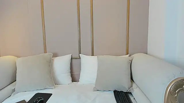 LisaLain online show from 02/28/26, 12:17