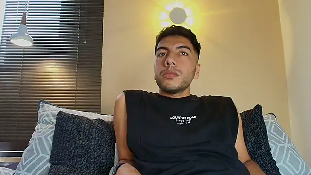 Snapshot of Max_Hornye chatting on 02/25/26, 07:12 Max Hornye online show from 02/25/26, 07:12