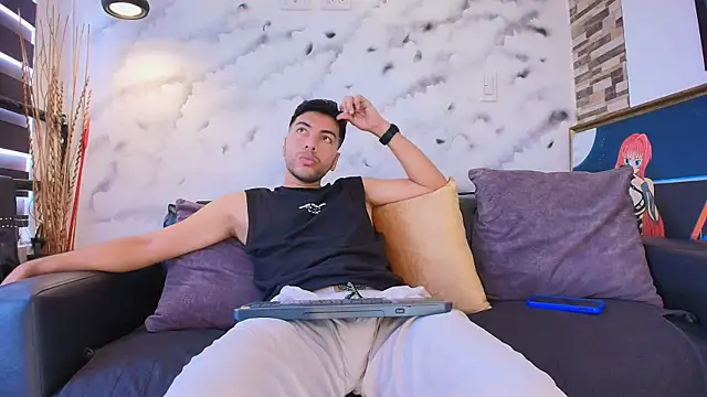 Snapshot of Max_Hornye chatting on 02/27/26, 06:41 Max Hornye online show from 02/27/26, 06:41