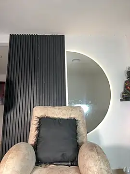 Snapshot of ARON_LUXX chatting on 02/13/26, 03:02 ARON LUXX online show from 02/13/26, 03:02