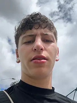 ARON LUXX online show from 04/11/26, 02:43