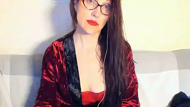 Snapshot of beddable_woman chatting on 05/17/26, 08:16 beddable woman online show from 05/17/26, 08:16