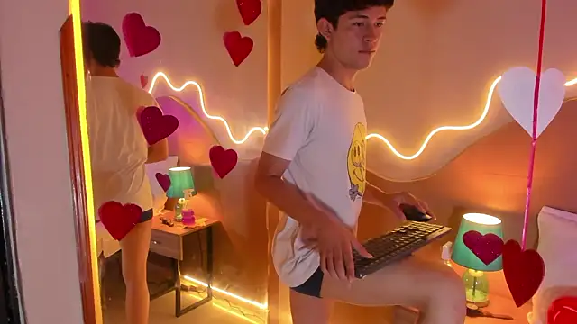 Snapshot of Christian_Foxx chatting on 02/13/26, 01:29 Christian Foxx online show from 02/13/26, 01:29