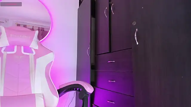 isabellalovestory online show from 04/08/26, 07:08