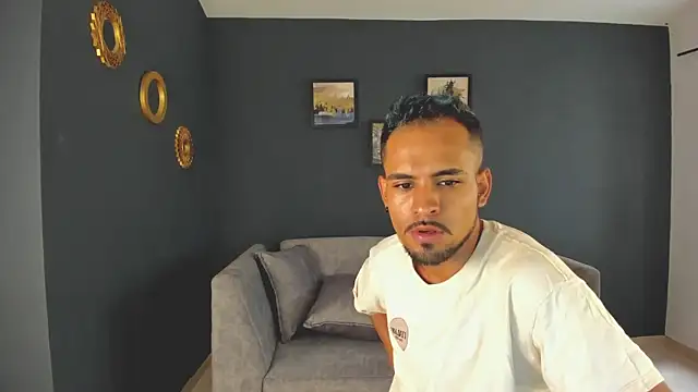 Snapshot of neyder_sanz chatting on 03/03/26, 01:17 neyder sanz online show from 03/03/26, 01:17