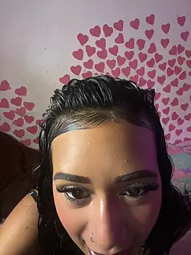 Snapshot of bruxinhadeblairrr chatting on 06/04/26, 10:05 bruxinhadeblairrr online show from 06/04/26, 10:05