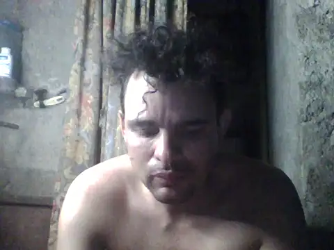 Snapshot of polla_large_active chatting on 08/09/26, 12:23 polla large active online show from 08/09/26, 12:23